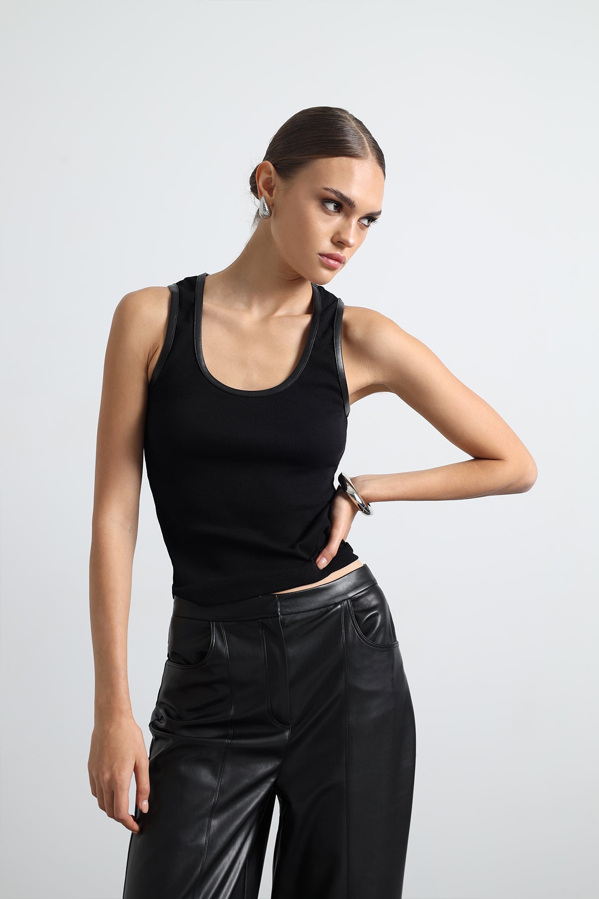 Ardene Deri Detaylı Atlet