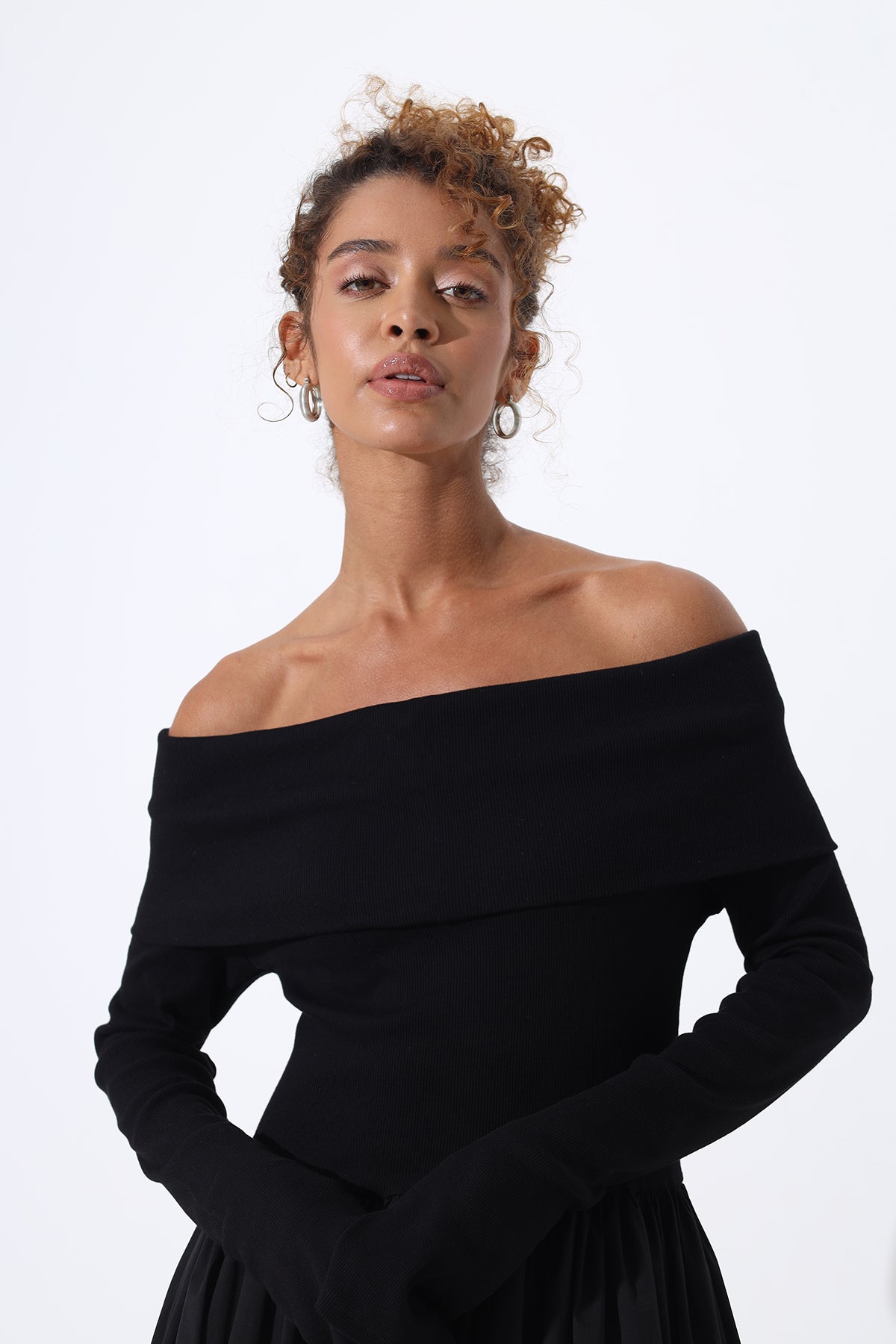 Aurena Long Sleeve Maxi Black Dress