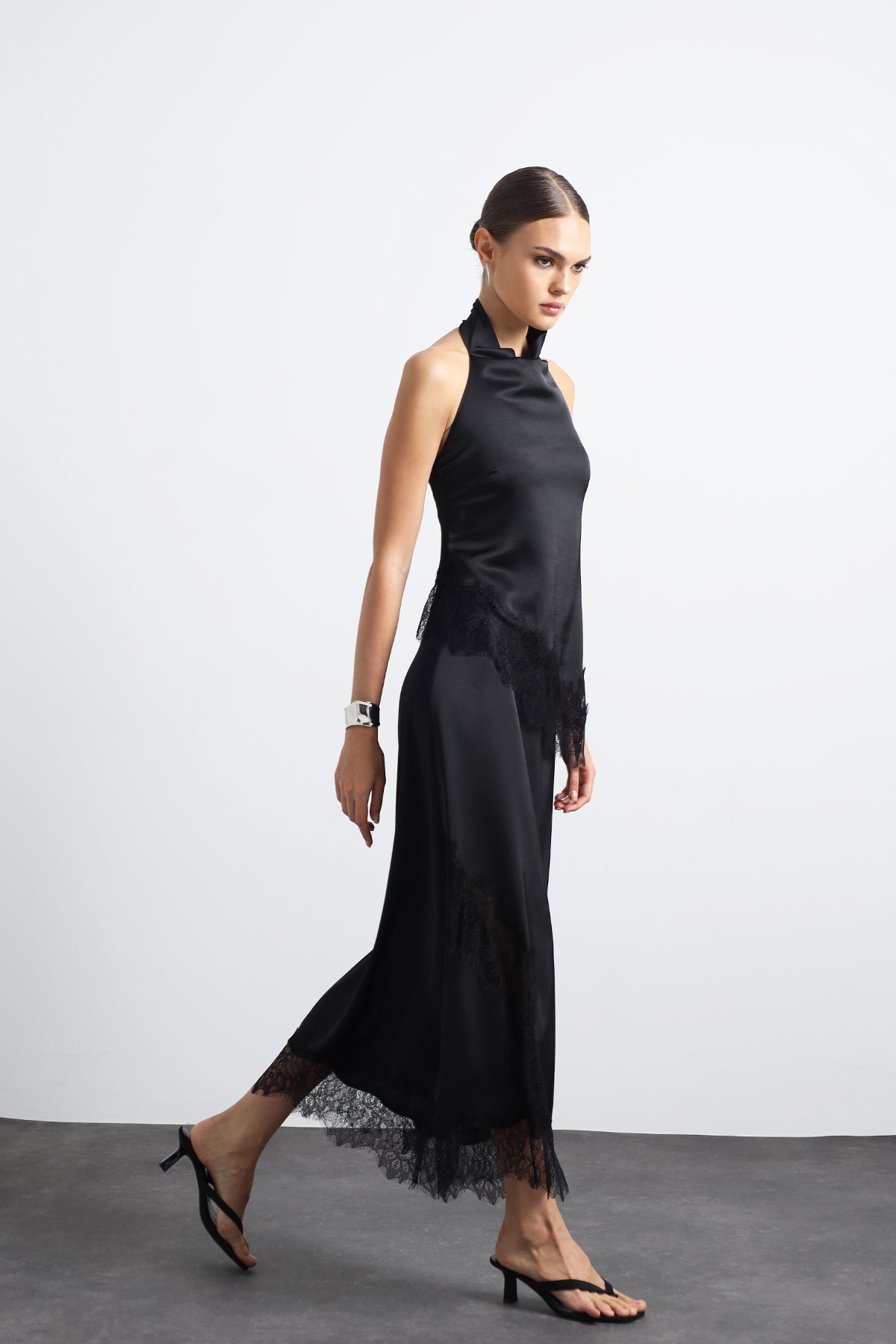 Veloria Halter Neck Lace Detailed Black Top