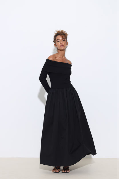 Aurena Long Sleeve Maxi Black Dress