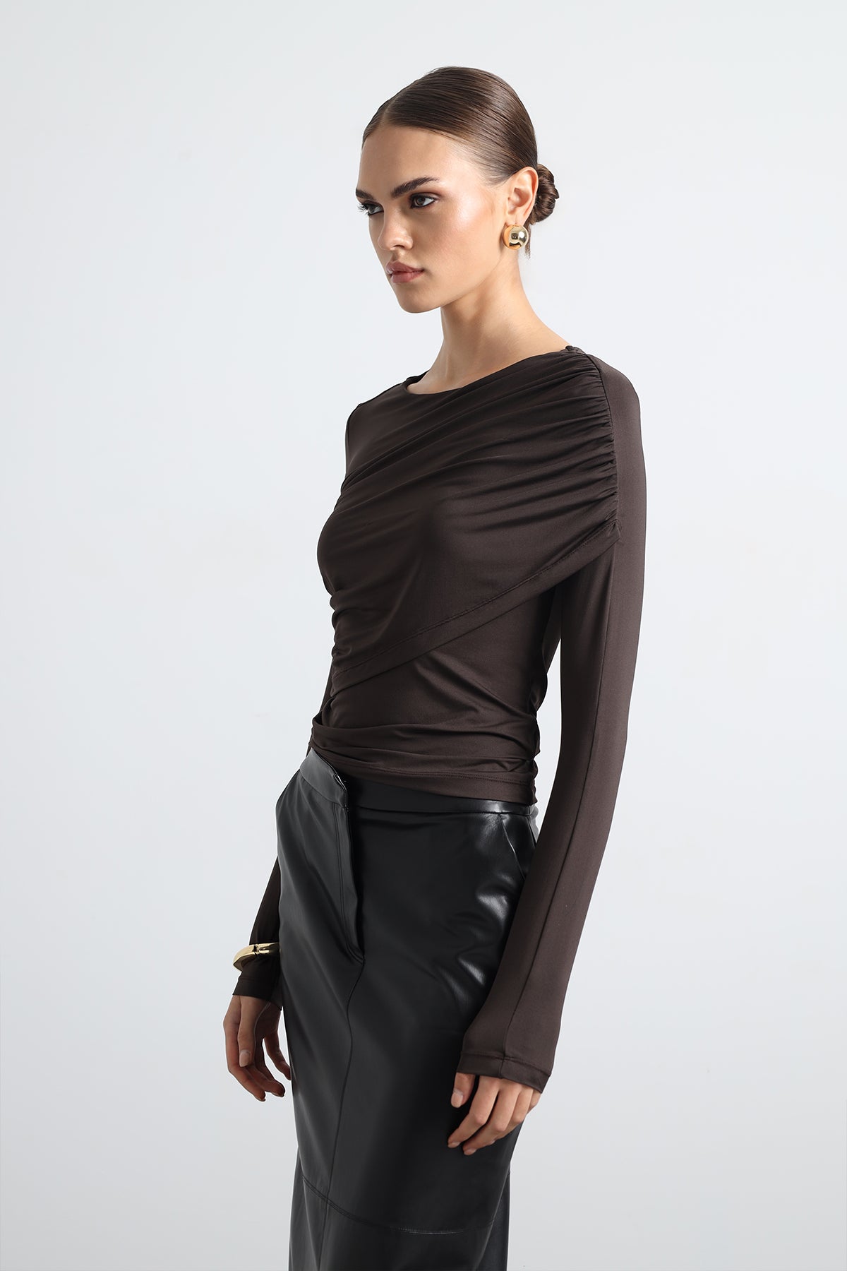 Carmory Long Sleeve Brown Body