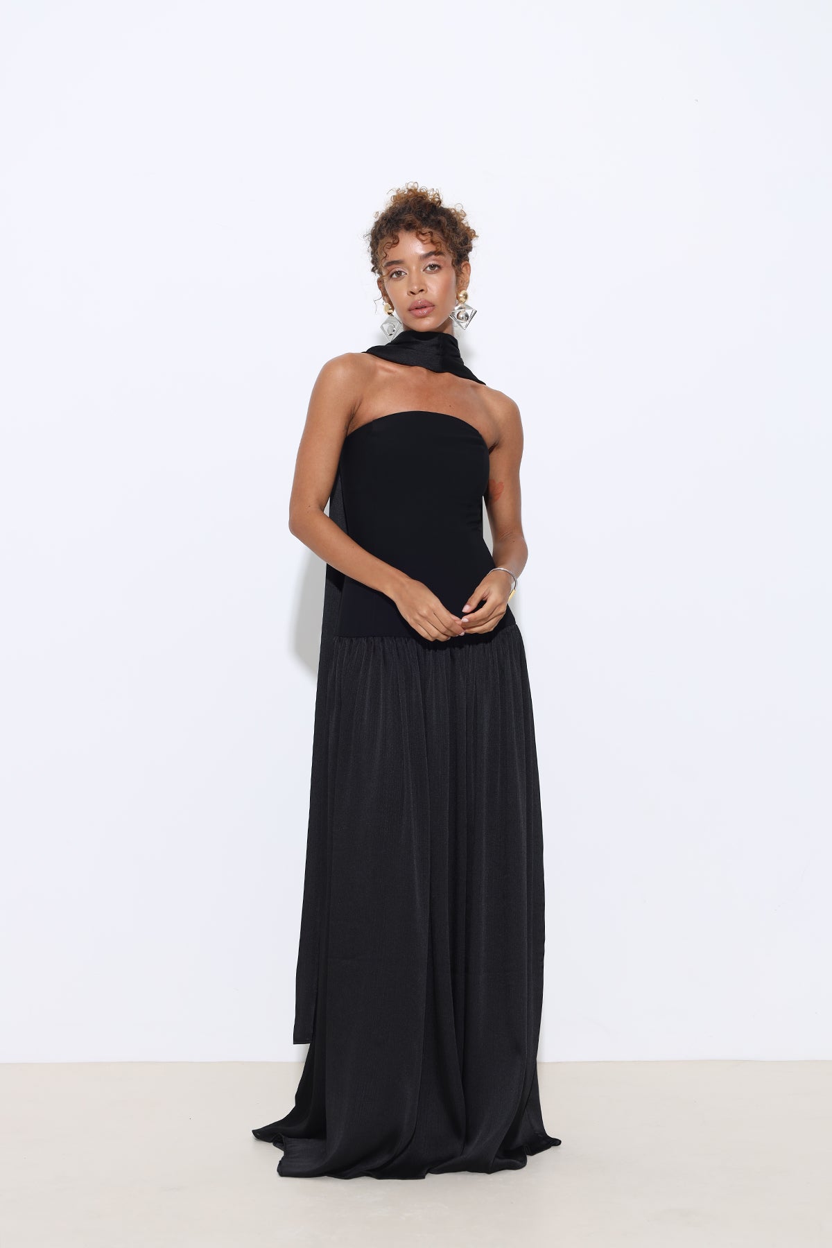 Juliette Strapless Black Dress with Scarf – Mozto