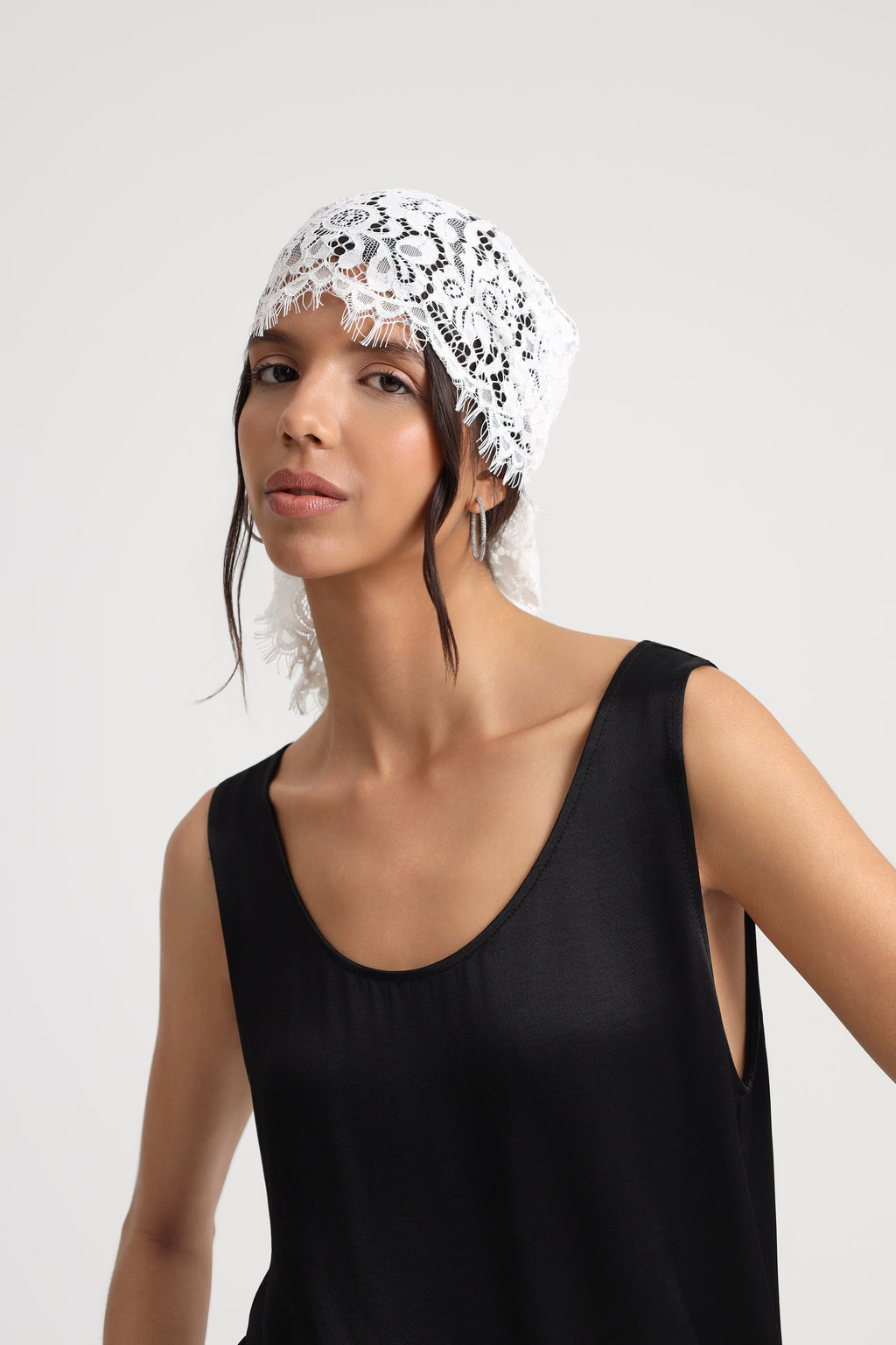 Lumia Beyaz Dantel Bandana Pareo