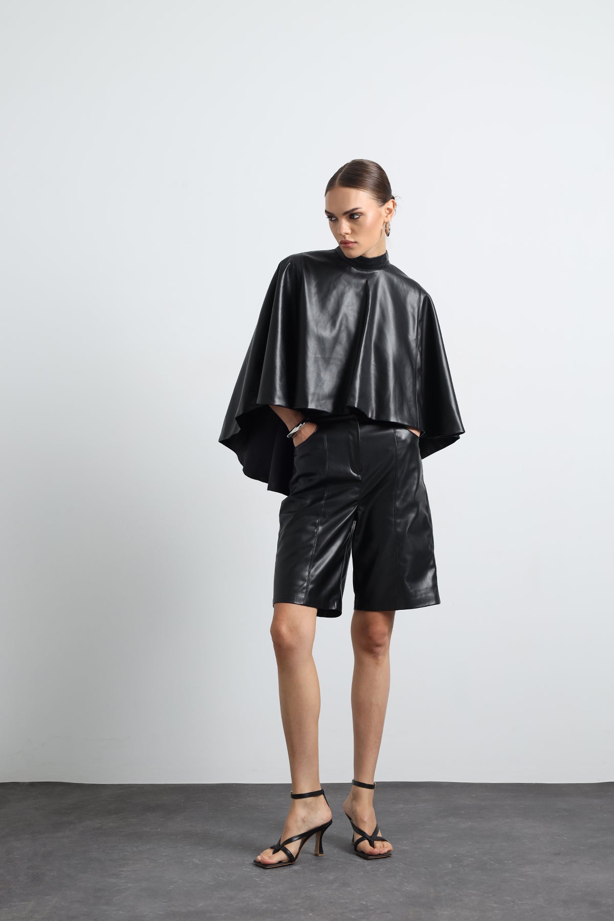 Veira Vegan Leather Poncho – Mozto